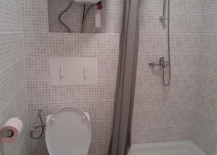 Apartament Avec Balcon 2 *